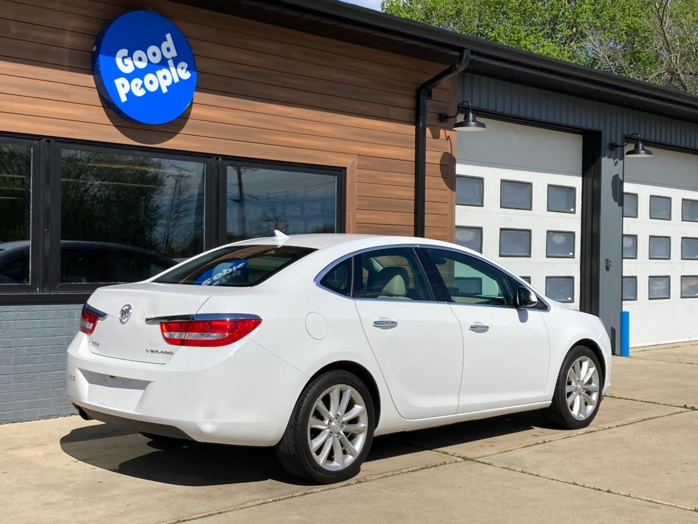 2013 Acrtic White Buick Verano Base (1G4PP5SK8D4) with an 2.4L L4 DOHC 16V FFV engine, 6-Speed Automatic transmission, located at 1800 South Ihm Blvd, Freeport, IL, 61032, (815) 232-5543, 42.278645, -89.607994 - Photo#2